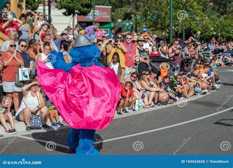 Cookie Monster in Sesame Street Party Parade at Seaworld 15 Editorial ...