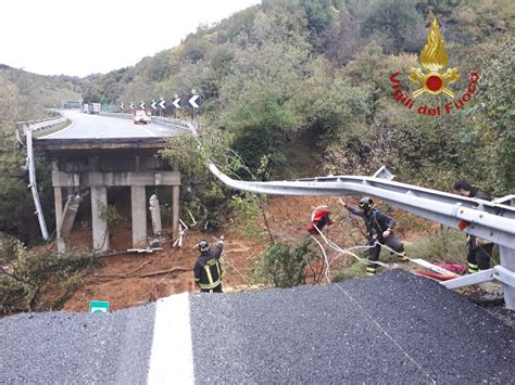 Crollo Viadotto A16 Ripristino Previsto Per Motori Magazine