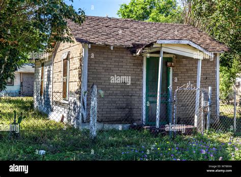 Run Down Small Brick Home In A Poor Run Down Neighbourhood Of Hondo Tx