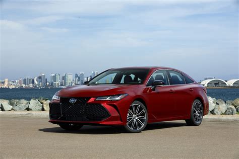 Toyota Avalon Range Gets The First Ever Xse Hybrid Nightshade