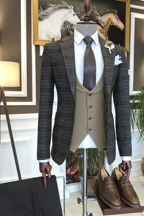 Peaked Lapel Classic Dark Grey Plaid Three Pieces Peaked Lapel Business