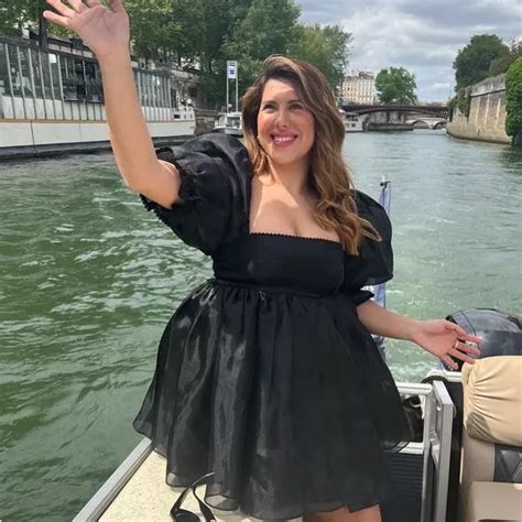 Hot Sexy Dalia Cromwell Bikini Pics