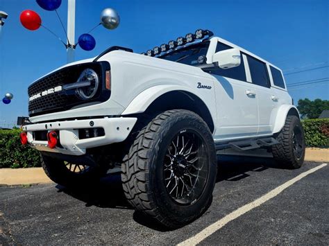 Custom Lifted Ford Bronco Dealer in Dallas, TX | Planet Ford