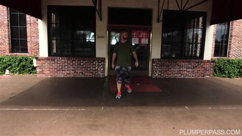 ASHLEY HEART Busty Ebony Bbw Kissin The Cook Facial