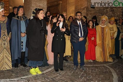 Terni Il Natale Di San Valentino Si Accende Con La Stella Cometa