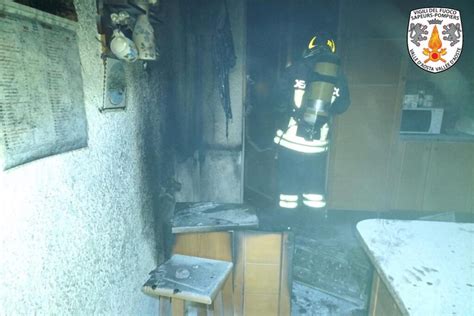 Incendio In Una Casa A Saint Christophe Le Fiamme Domate Dai Vigili