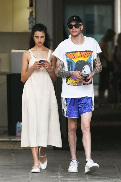 MARGARET QUALLEY and Pete Davidson Out in Venice 09/02/2019 – HawtCelebs