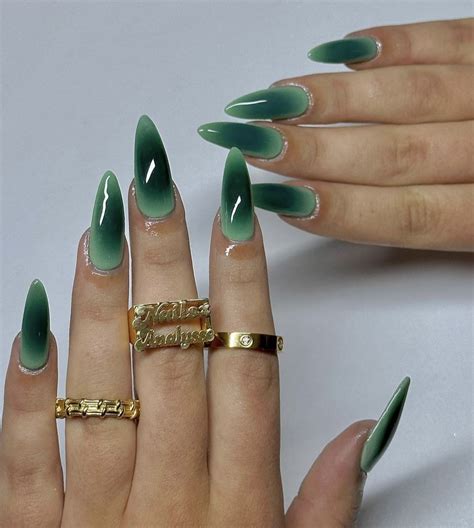 35 Best Optical Illusion Nails Green Optical Illusion Nails Artofit