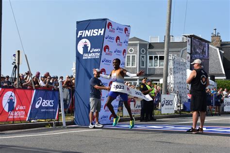 One Of The Fastest Editions Of The Asics Falmouth Road Race Unfolds At