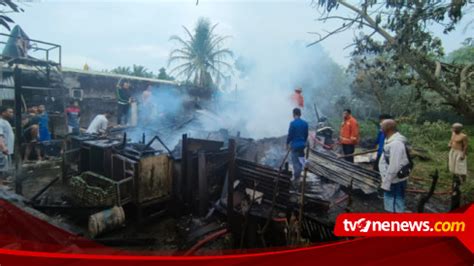 Bakaran Sampah Hanguskan Rumah Di Binjai