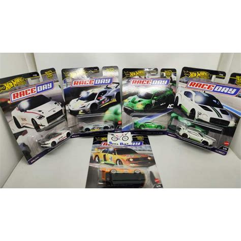 Jual Hot Wheels Premium Race Day Nissan Z GT4 Rexy Porsche 911 Corvette Bentley