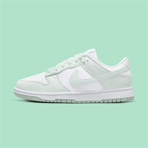 Justfreshkicks On Twitter Releasing At Am Est Nike Dunk Low Next