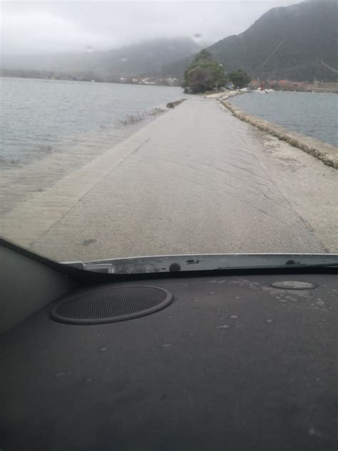 Posljedice Nevremena Za Vrijeme Ju Ine Ki E I Plime Broce Postaju Otok