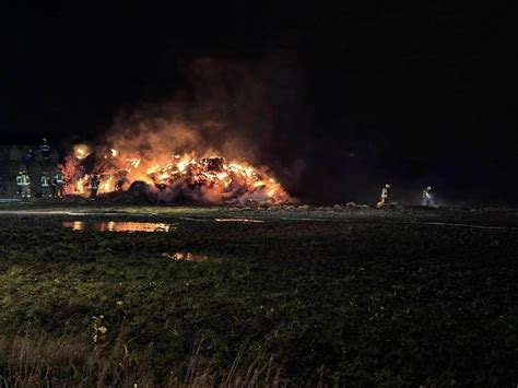 Pożar słomy w Zabrzu na miejscu pracowało aż 8 zastępów straży