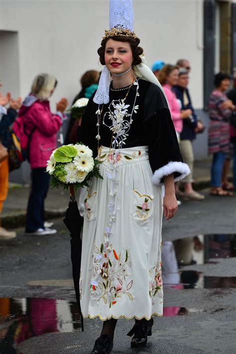 F Te Des Brodeuses Demoiselle D Honneur De La Reine Des Filets