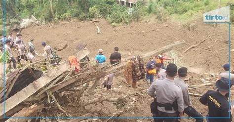 20 Orang Meninggal Akibat Bencana Tanah Longsor Di Tana Toraja