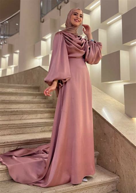 Pin By Beyza On Tesettür Abiye Elbise Islamic Fashion Dresses Muslim