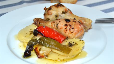 Receta De Pollo Al Horno Con Patatas Y Pimientos Un Plato Sencillo Y