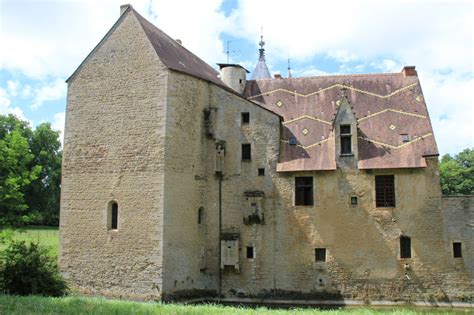 Chateau De Marigny Le Cahou Ts Douves Et Portail Inscrits Mh