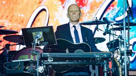 Vince Clarke de Erasure anuncia su primer disco solista Así suena su