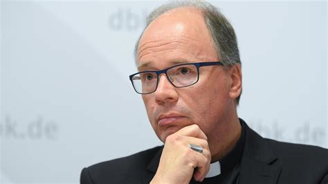 Reaktionen auf Missbrauchs Studie Gläubigen in der Kirche wollen