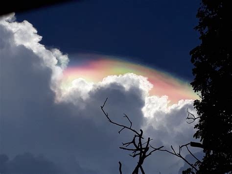 Espectacular Fen Meno Pileus Provoca Nubes Iridiscentes En M Rida N