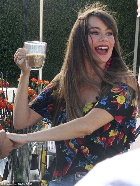 Sofia Vergara Is Petal Perfect In Off The Shoulder Floral Daily Mail