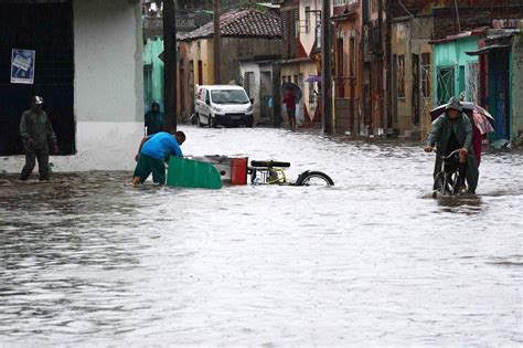 En Images Des Pluies Torrentielles Provoquent Dimportantes