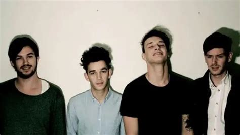 The 1975 apresenta versão acústica do single Sex VAGALUME