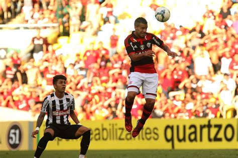 Robinho Ganha Aposta De Léo Moura E Comemora Gol No Maracanã 04 10