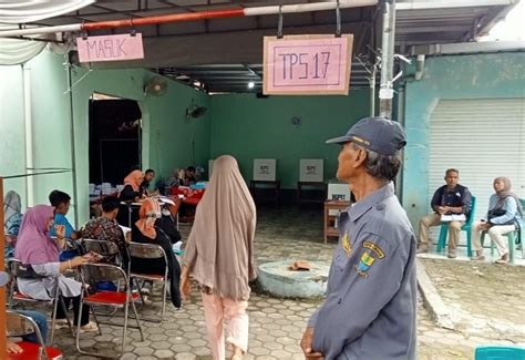 Suasana Pemungutan Suara Ulang Di Dua TPS Kecamatan Kejaksan Kota