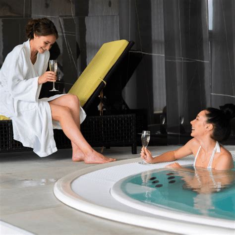 8 Hotels With Stunning Private JACUZZI in Room (60% Off)