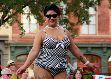 Vintage Is In At Galvestons Annual Bathing Beauties Contest