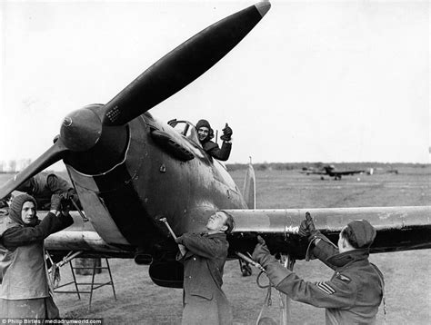 The Workhorse Of Ww2 Photos Of The Hawker Hurricane Plane Daily Mail