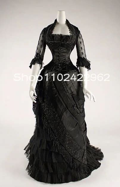 Vintage Black Bustle Ball Gown Prom Dresses With Half Sleeve Ruched