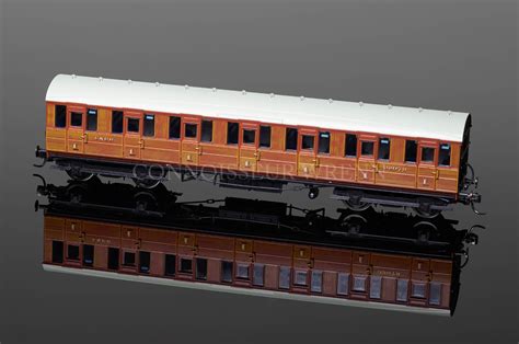 Hornby Model Railways Lner Gresley Suburban St Class Coach