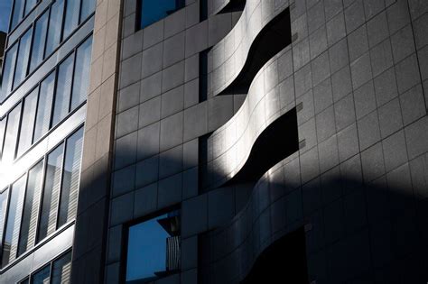 Czym jest cement włóknisty i jakie są jego właściwości? - Budowlany Ninja