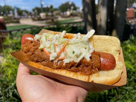 Review New Chipotle Barbecue Pulled Pork And Beef Hot Dog At Caseys