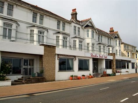 Shanklin Beach Hotel © Paul Gillett Geograph Britain And Ireland