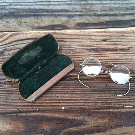 Antique Round Eyeglasses in Original Hard Back Case Vintage