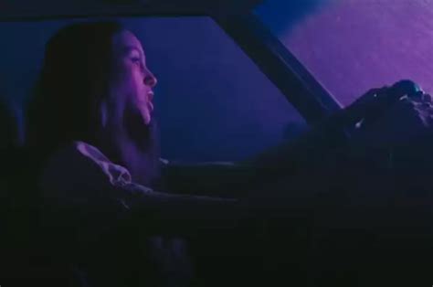 Lirik Lagu Drivers License Milik Olivia Rodrigo Dengan Terjemahannya