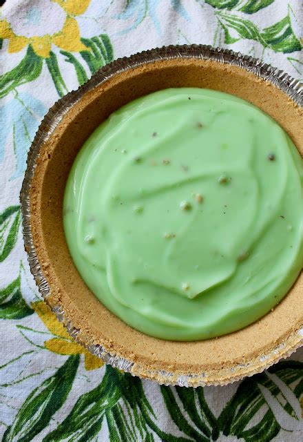 No Bake Pistachio Pudding Pie