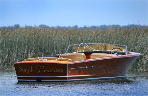 Simple Pleasure With Wood On Water Ski Boats Cool Boats Small Boats