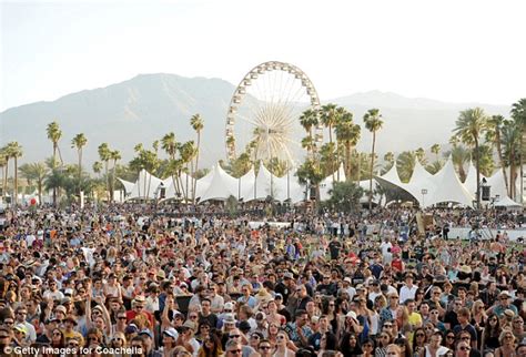 Coachella 2013 Newly Single Julianne Hough Lets Loose As She Gyrates