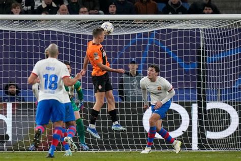 Champions League Shakhtar Se Impone En Casa Por La M Nima Ante El