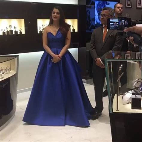 Aishwarya Rai Bachchan Stuns In Royal Blue Gown At Dubai Mall See Pics