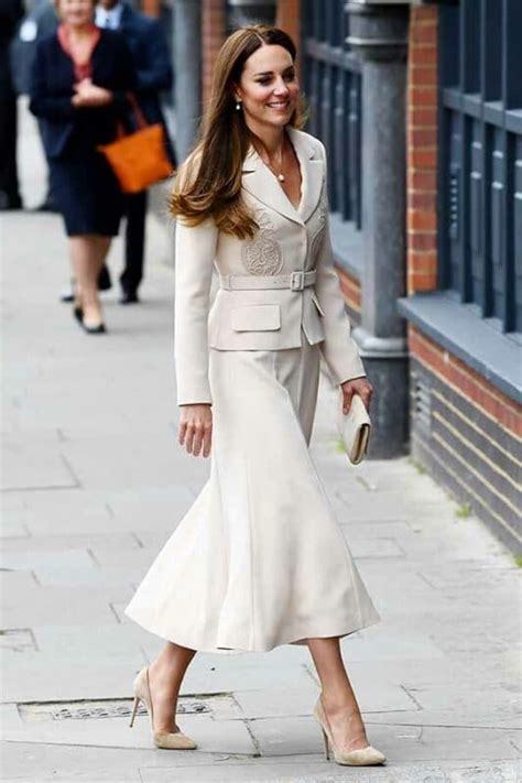 Regal Kate Middleton Re Wears Her Surprisingly Affordable Pearl