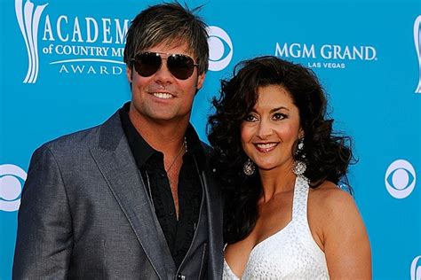 Troy Gentry's Wife Diagnosed With Breast Cancer