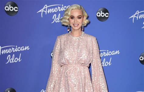 Galerie Foto Katy Perry apariție surpriz într o rochie din piele