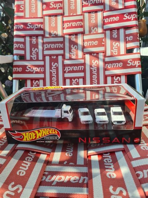 Hot Wheels Premium Nissan Skyline Collectors Set Diorama Gtr R R Jdm Import Picclick Uk